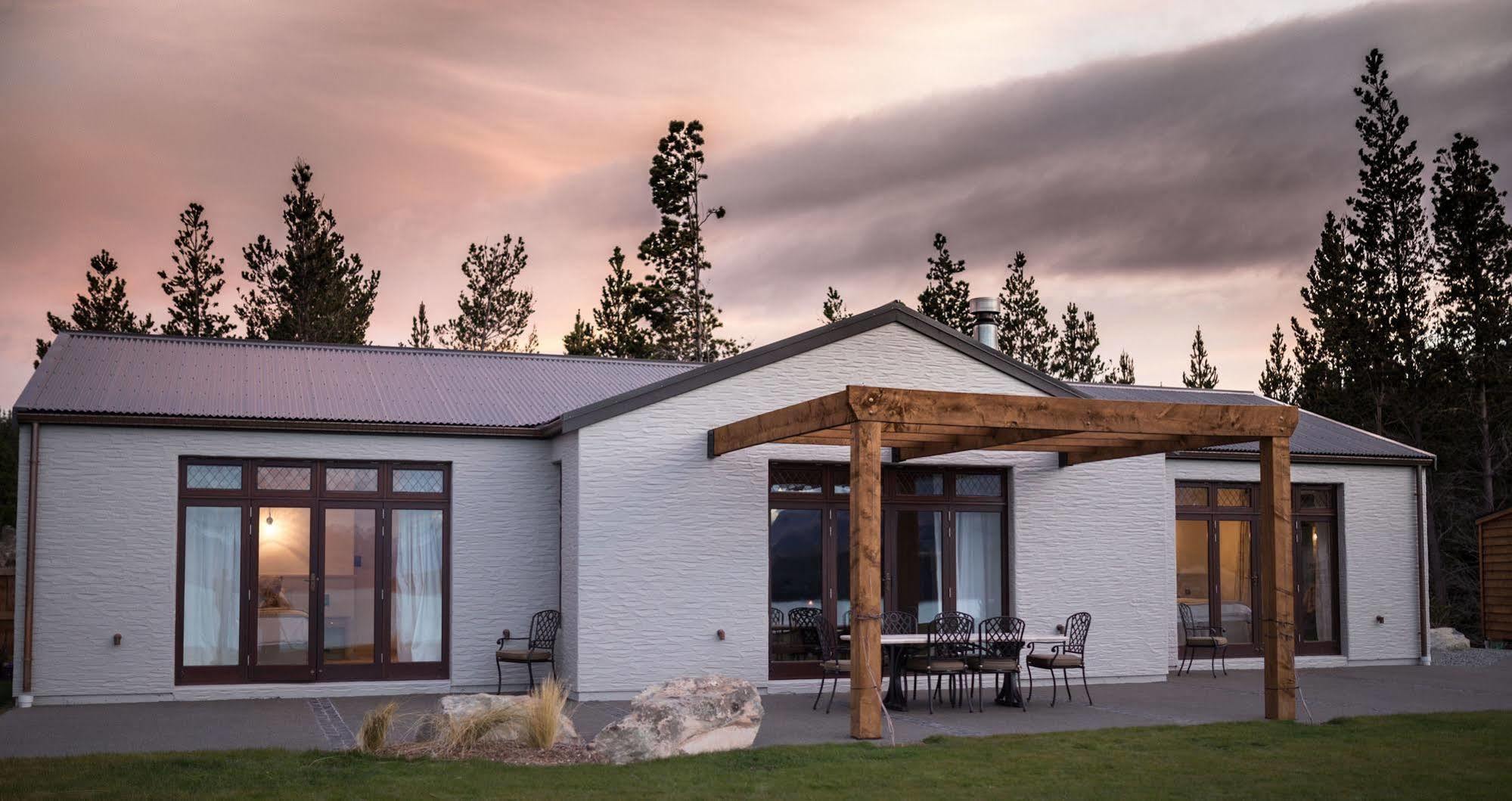 Mt Cook Lakeside Retreat *